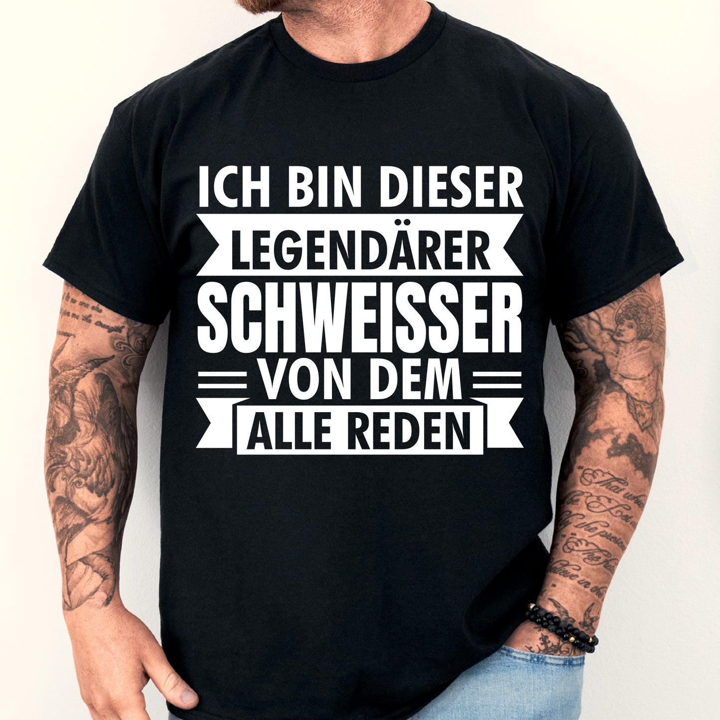 Design eines T-Shirts mit der Aufschrift "Schweisser Shirt | legendärer Geschenk Metallbauer Schweissen" und einem abgebildeten Mann.