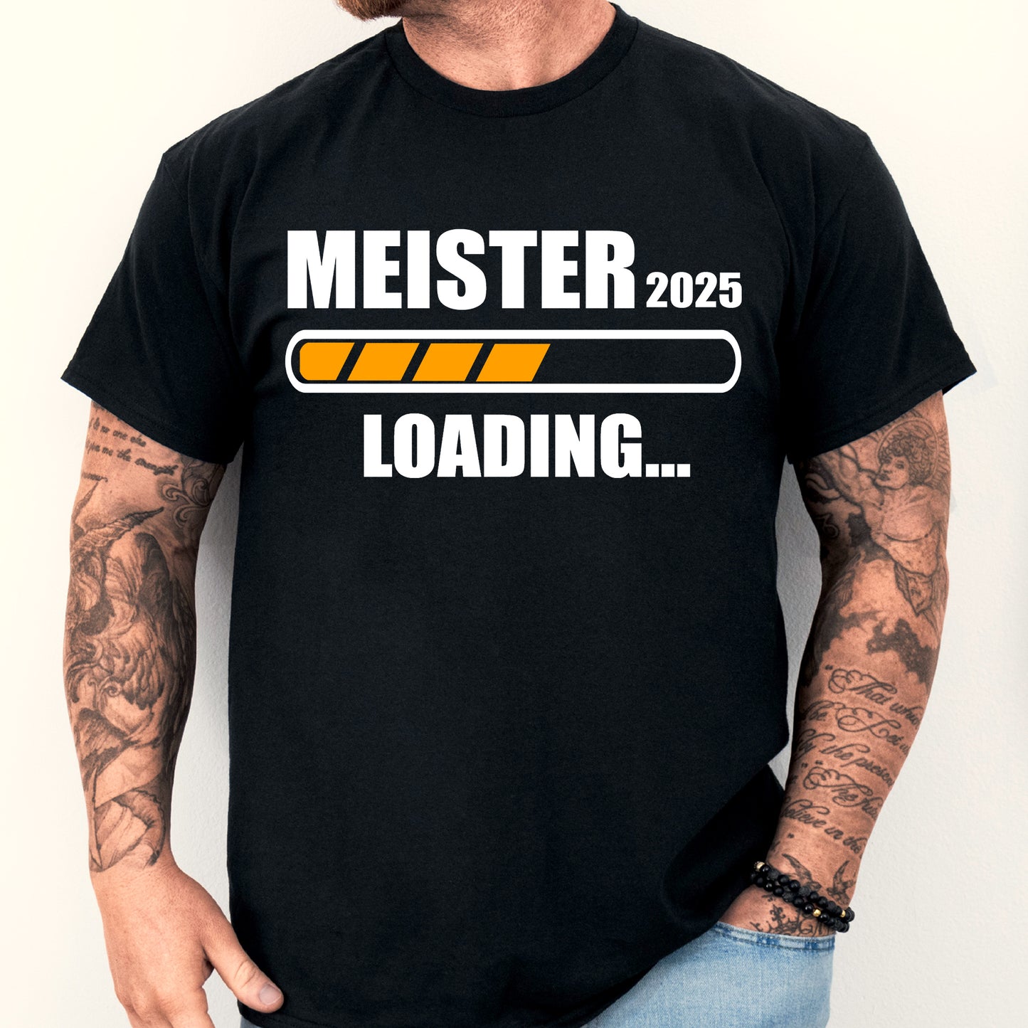 Meister Shirt mit der Aufschrift "2025 loading Meisterbrief" in modernem Design.