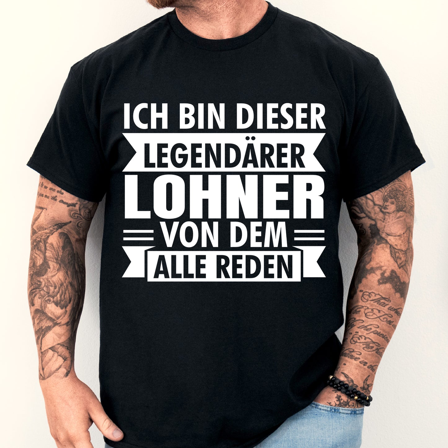 Design eines T-Shirts mit der Aufschrift 'Lohner Shirt | legendärer Geschenk Lohn' und einem abgebildeten Mann.