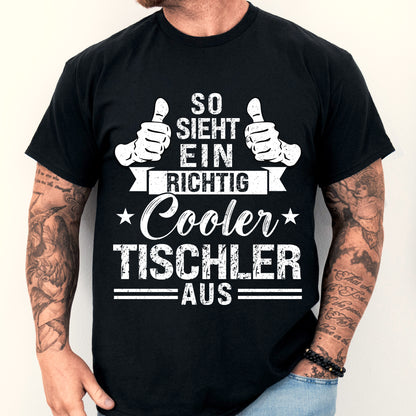 Tischler Shirt mit einem stilisierten Design eines Mannes, ideal als Geschenk für Handwerker in der Tischlerei.