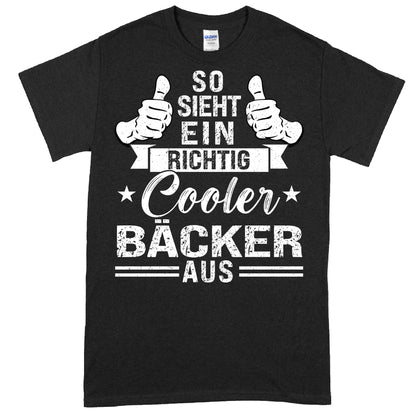 Design eines T-Shirts mit der Aufschrift 'Bäcker Shirt | richtig cooler Backen Geschenk Bäckerei', ideal für Bäcker und Backbegeisterte.