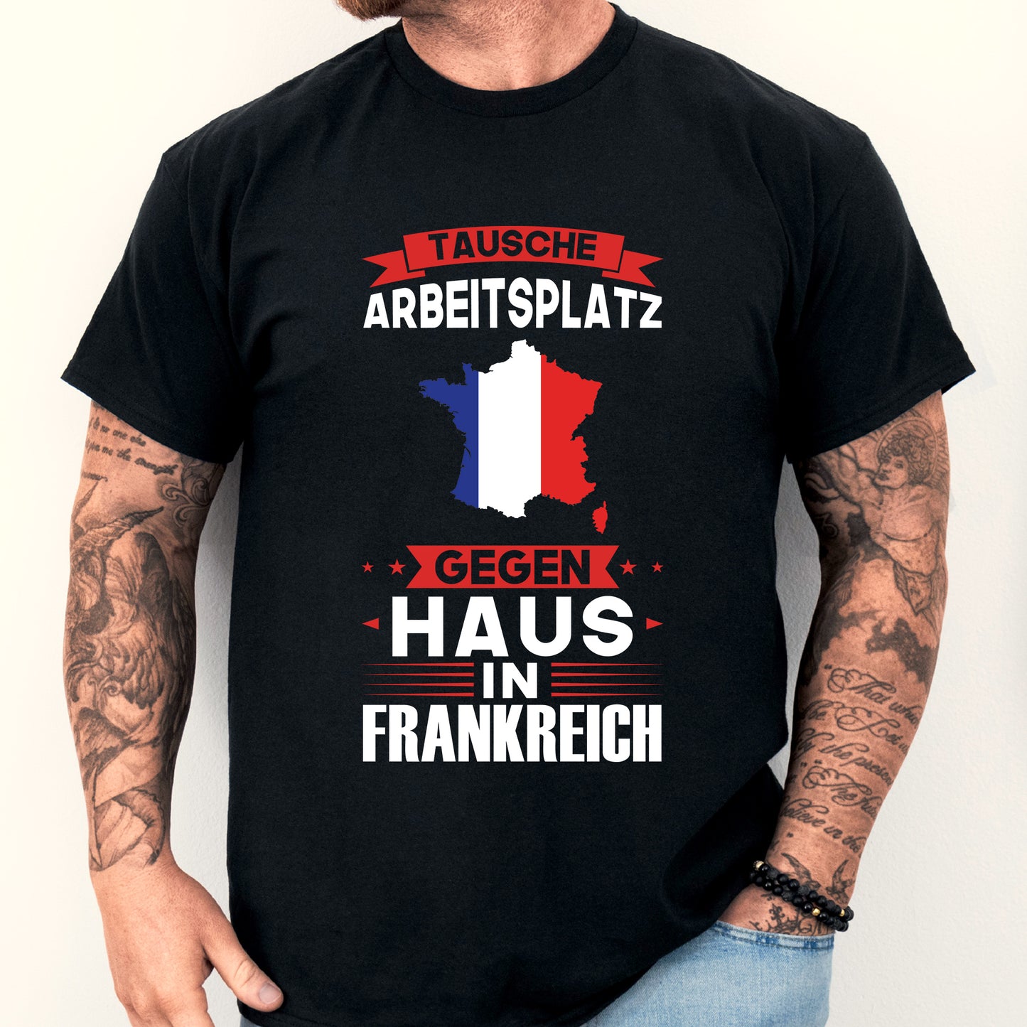 Mann trägt ein Frankreich-Themen-Shirt mit der Aufschrift "tausche Arbeitsplatz Französich Geschenk Französischen".