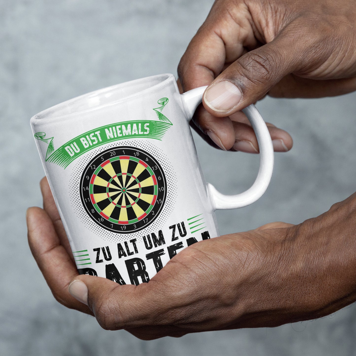 Dart Tasse | du bist niemals zu alt um zu darten | Dartspieler Ruhestand Rentner
