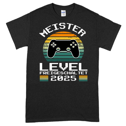 Meister Shirt mit der Aufschrift "Level freigeschaltet 2025 Meisterbrief"