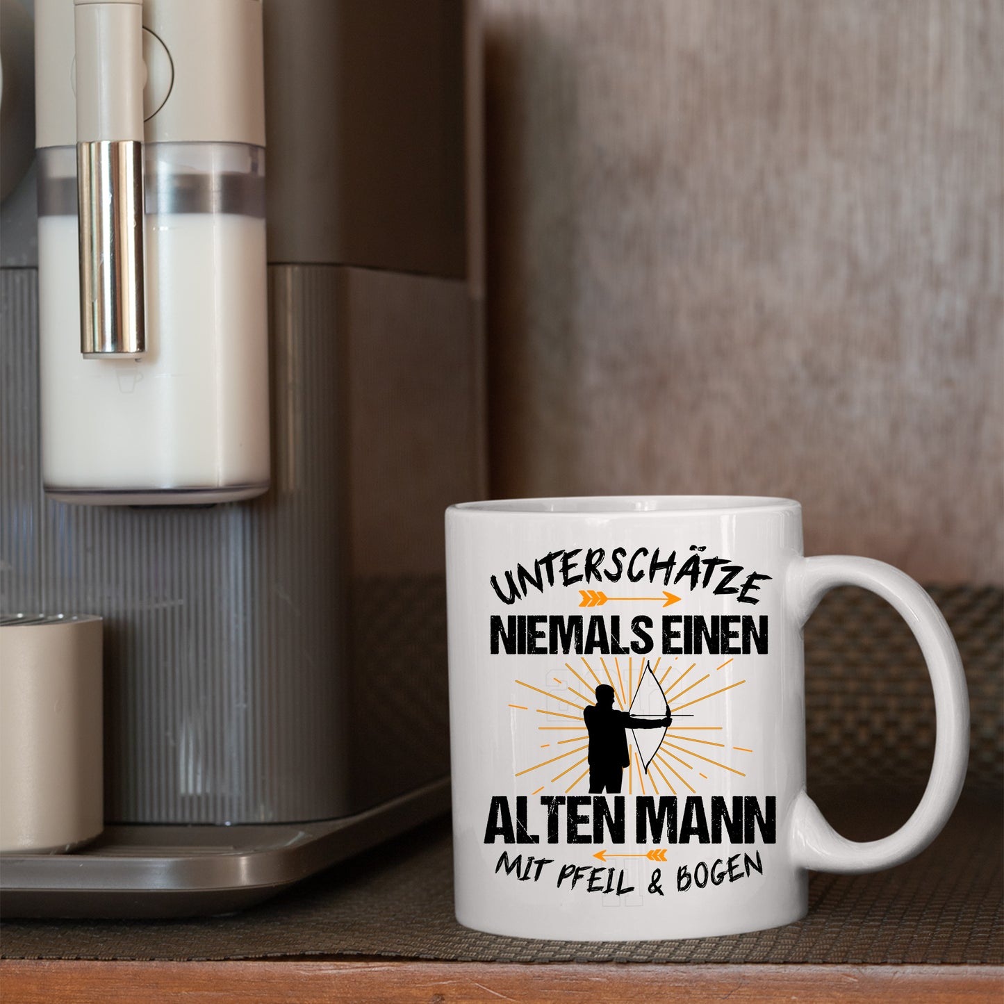 Bogenschießen Tasse | unterschätze niemals einen alten Mann mit Pfeil & Bogen |