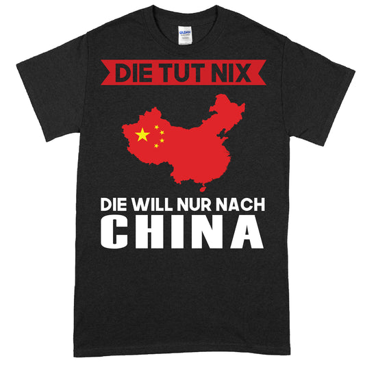 Design eines T-Shirts mit dem Text "Ca Shirt | Die tut nix Geschenk Cesisch" in stilisierter Schrift.