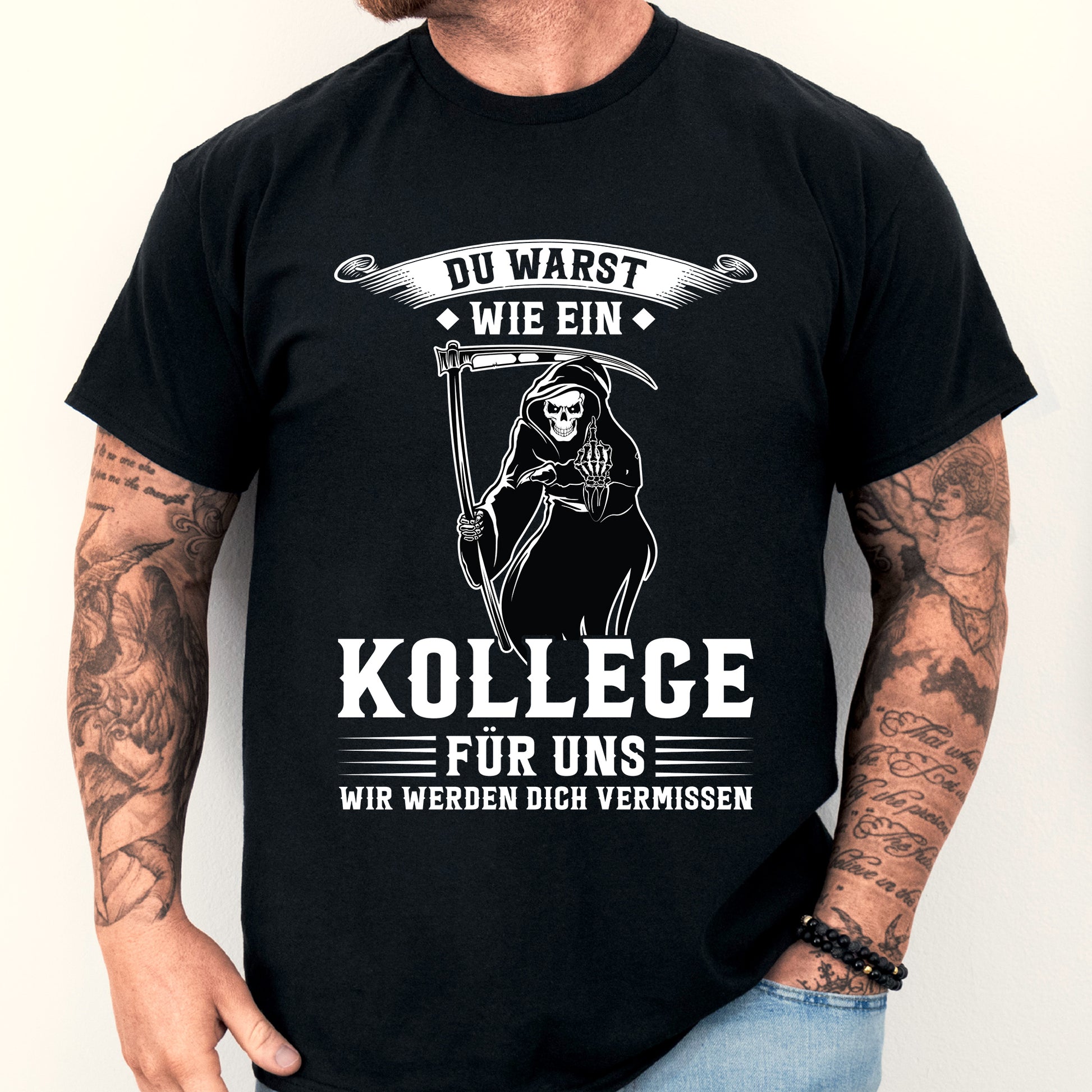 Mann trägt ein humorvolles Abschiedsgeschenk-Shirt für Kollegen mit der Aufschrift "Kollege Shirt | du warst wie ein für uns Kollegen Geschenk Arbeitwechsäln".