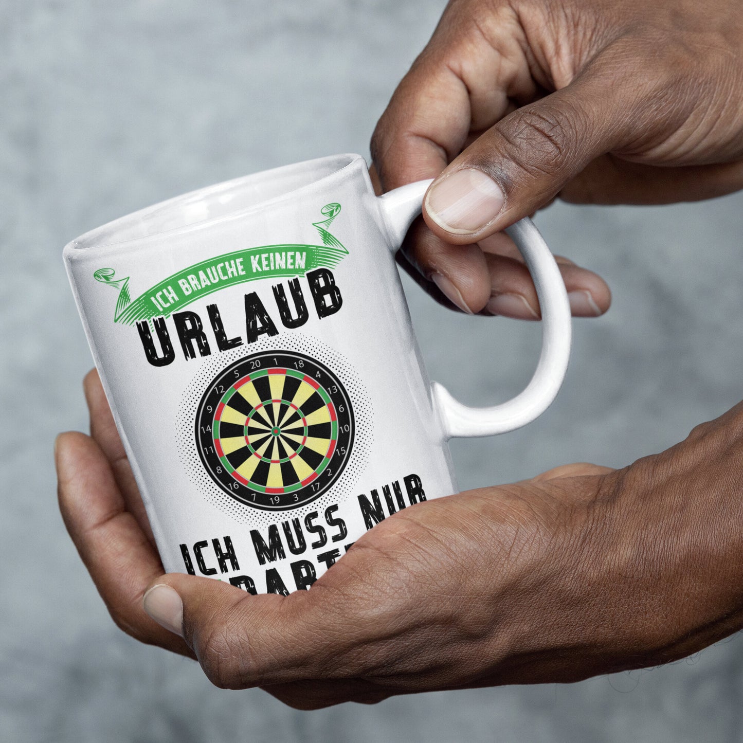 Dart Spielen Tasse | ich brauche keinen Urlaub ich muss nur Darten | Dartspieler Ruhestand Rentner
