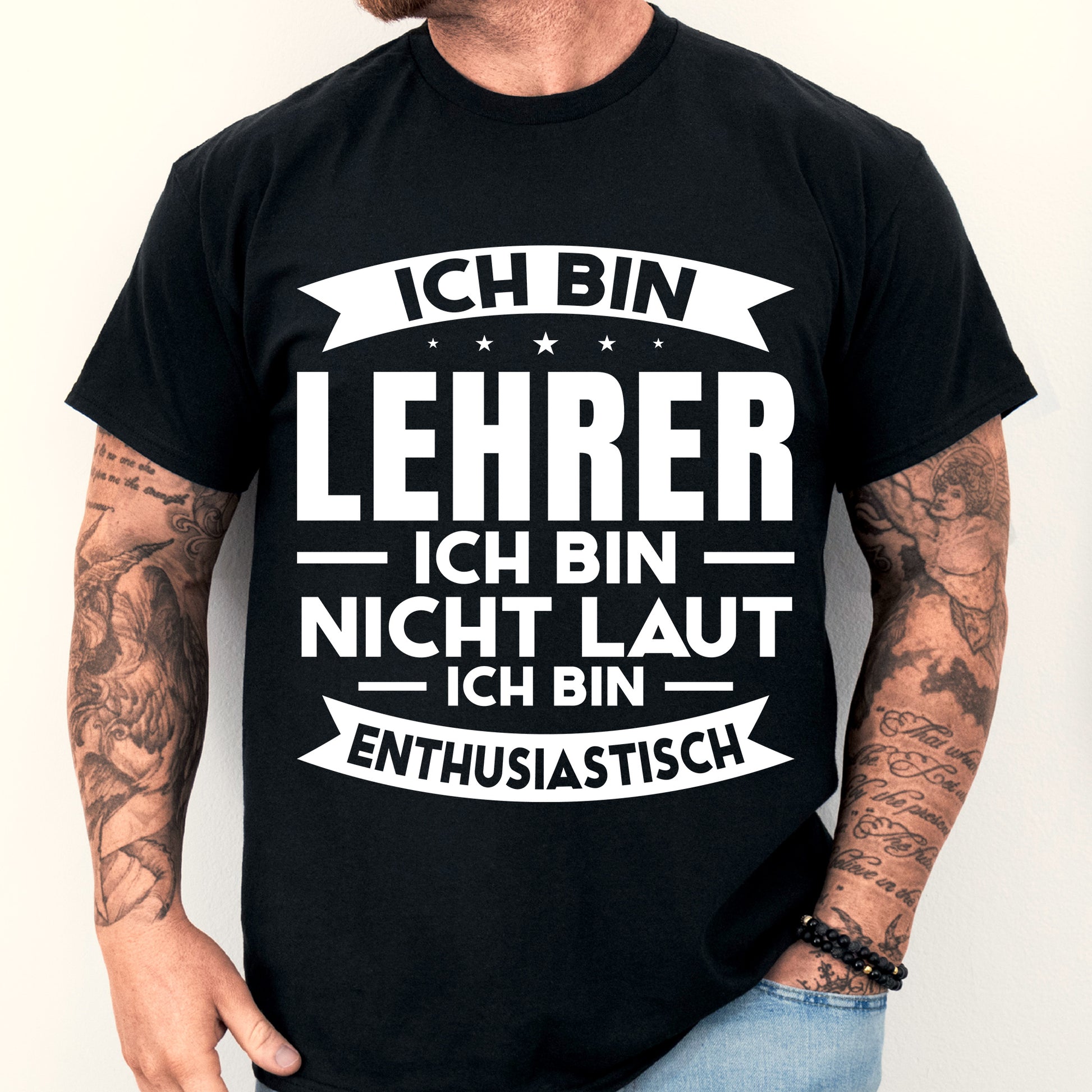 Mann trägt ein T-Shirt mit dem Aufdruck "Lehrer Shirt | ich bin nicht laut Schulenlehrer Geschenk Schule Lernen Lehrerin".